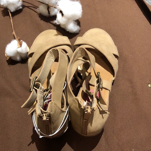 Bohemian style sandals - Picture 4 of 8